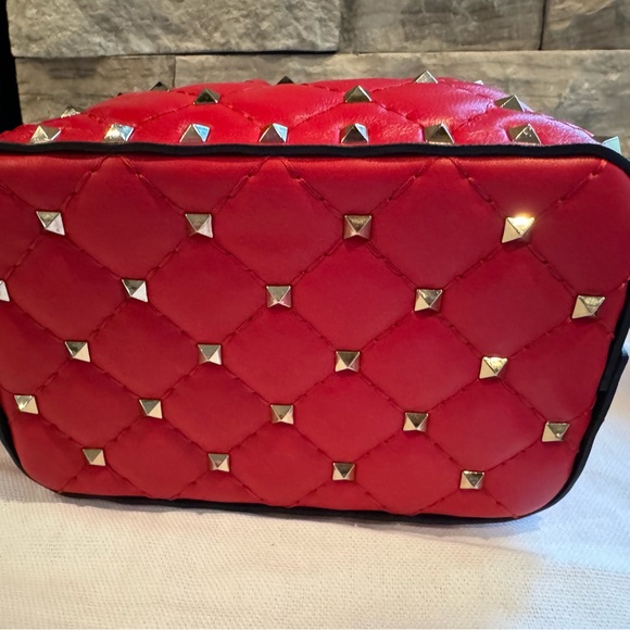 Valentino Garavni mini bucket bag with studs - RED - Picture 7 of 11